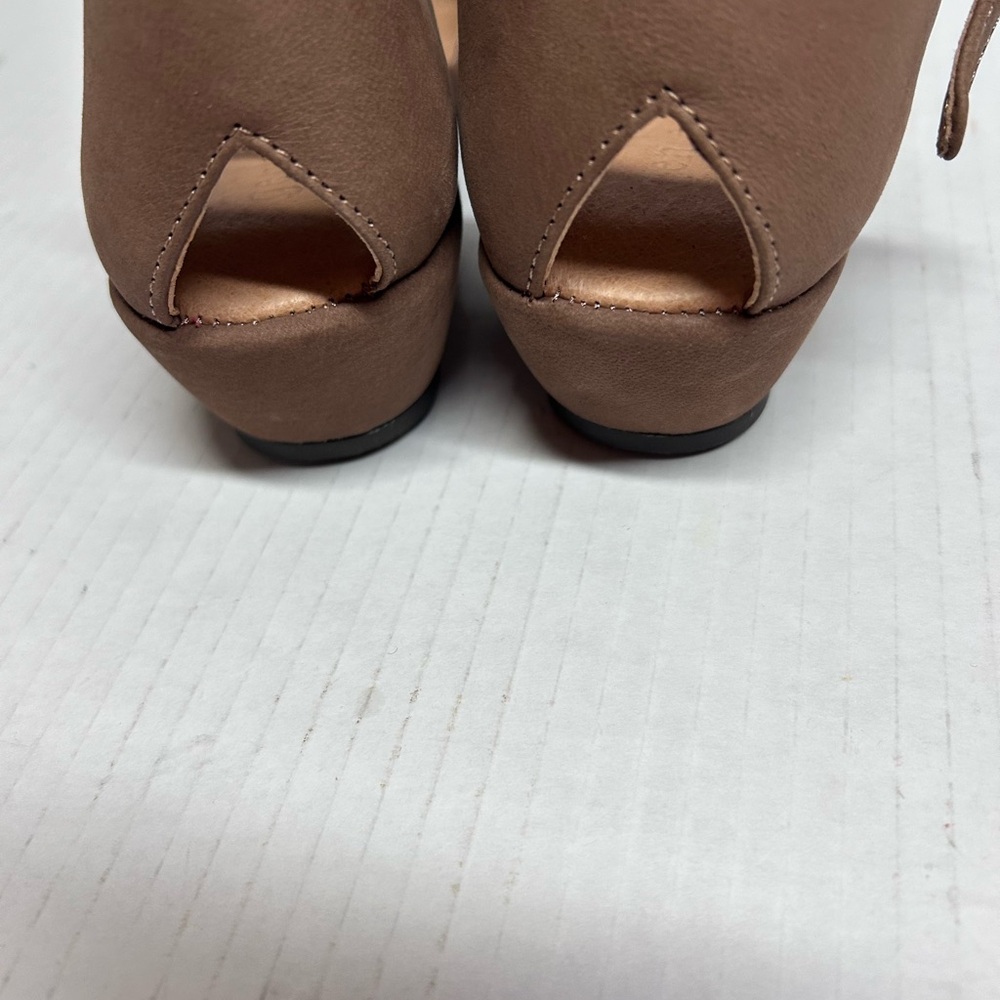 Gentle Souls Tan Women's Sandals By Kenneth Cole - Picture 4 of 8
